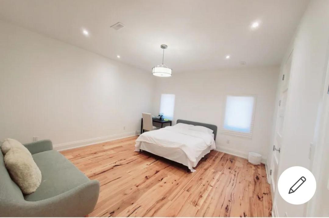 Executive Room In Toronto Next To Yorkdale Shopping Centre المظهر الخارجي الصورة