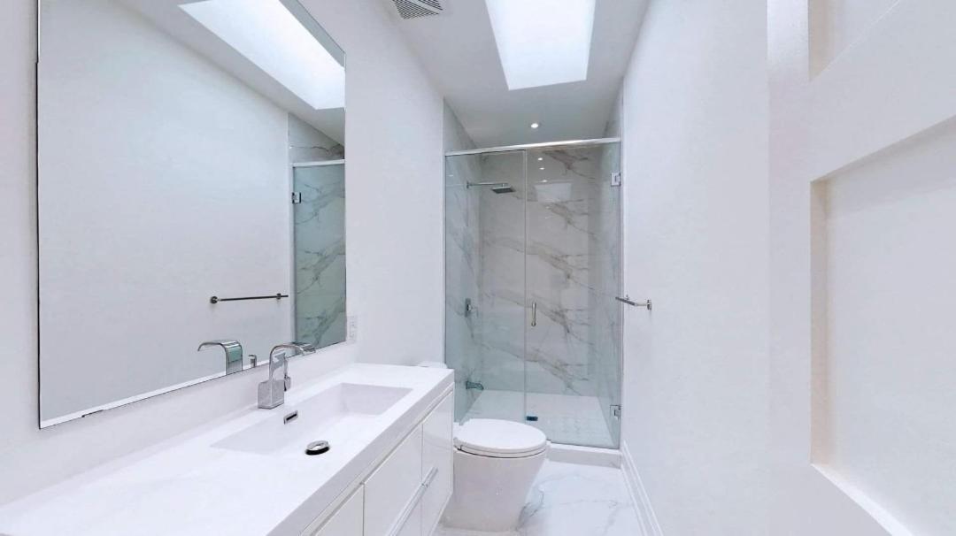 Executive Room In Toronto Next To Yorkdale Shopping Centre المظهر الخارجي الصورة